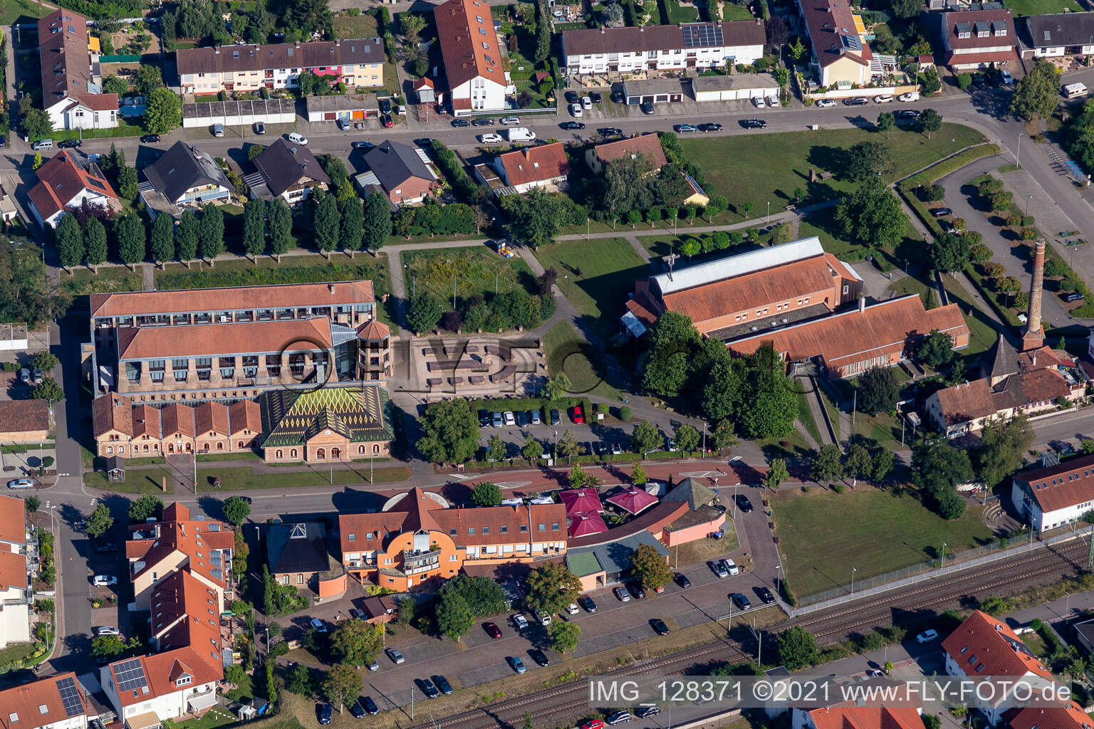 Vue aérienne de Ensemble de bâtiments du musée de la briqueterie Musée de l'ancienne briqueterie Ludovici à Jockgrim dans le département Rhénanie-Palatinat, Allemagne