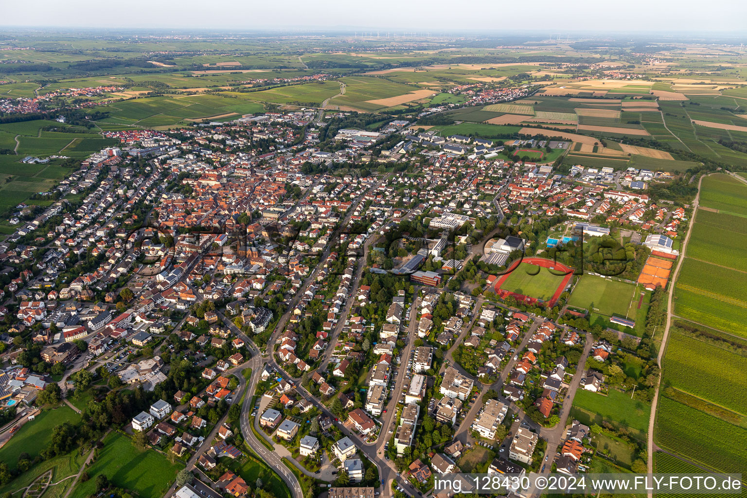 Bad Bergzabern dans le département Rhénanie-Palatinat, Allemagne d'un drone