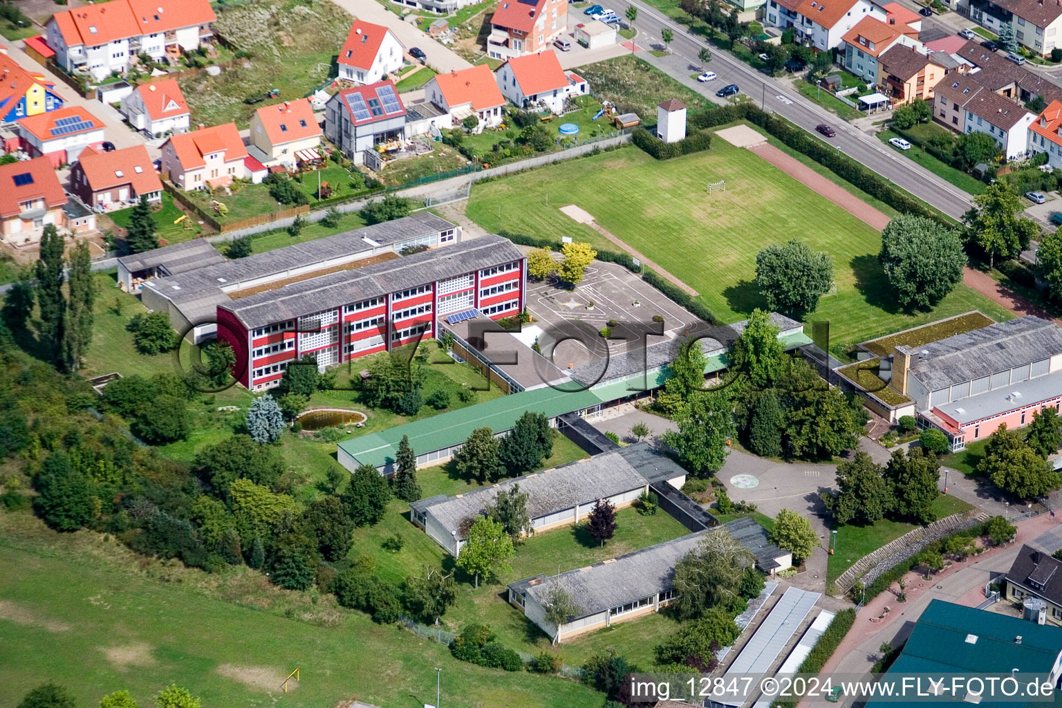 Vue aérienne de École communautaire Waghäusel à le quartier Wiesental in Waghäusel dans le département Bade-Wurtemberg, Allemagne