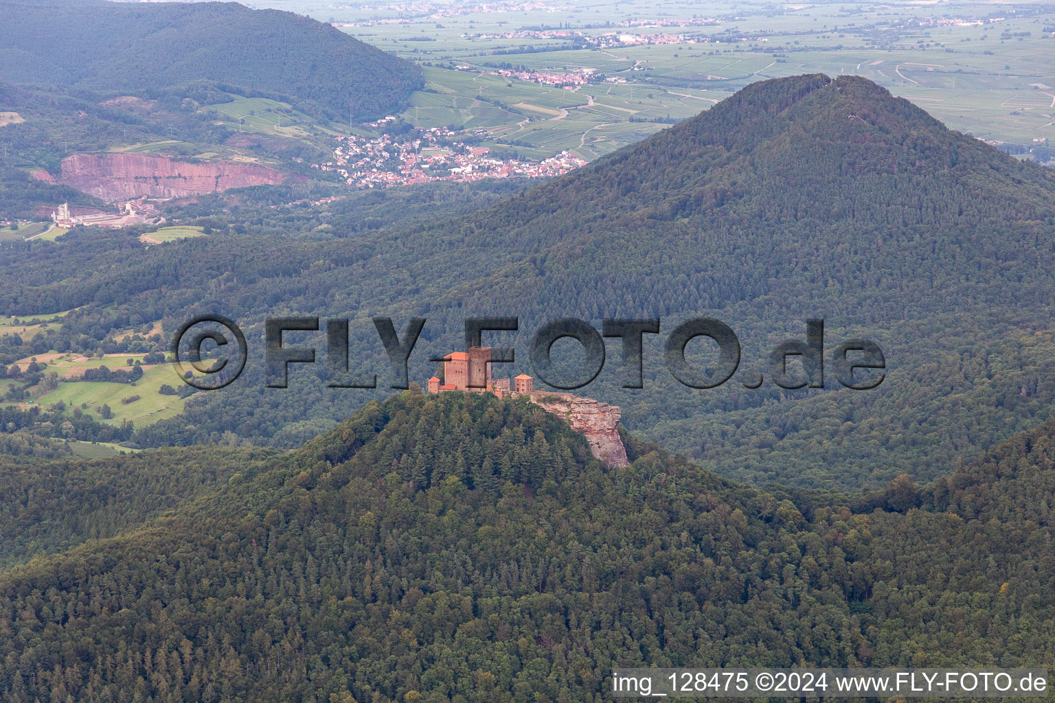 Château de Trifels à le quartier Bindersbach in Annweiler am Trifels dans le département Rhénanie-Palatinat, Allemagne d'en haut