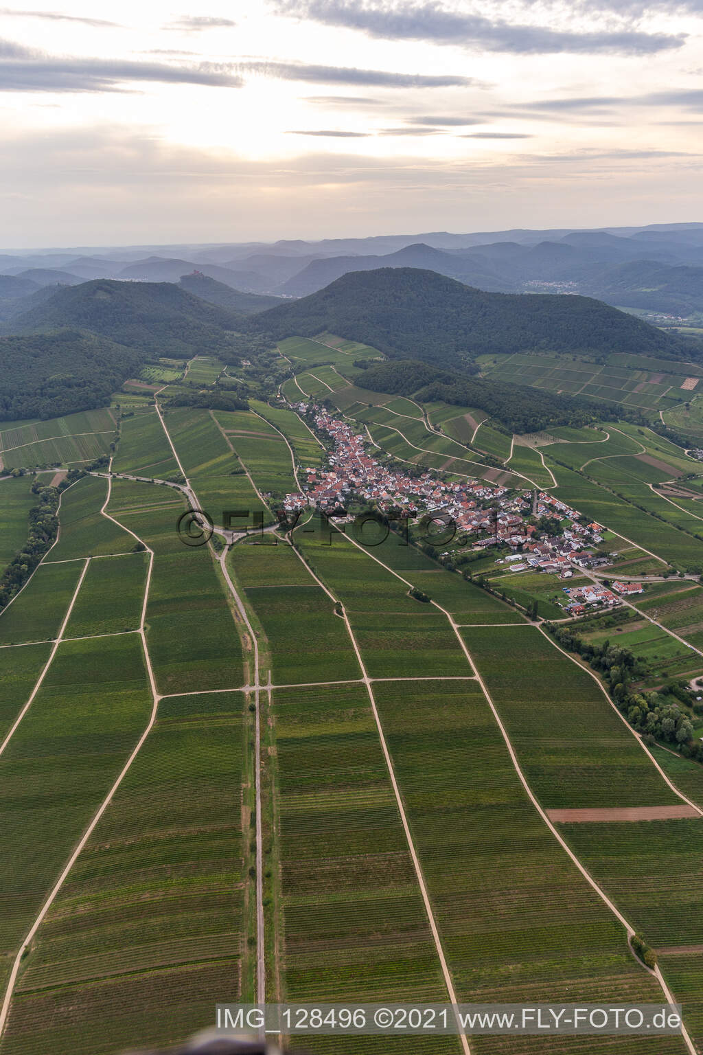 Enregistrement par drone de Ranschbach dans le département Rhénanie-Palatinat, Allemagne