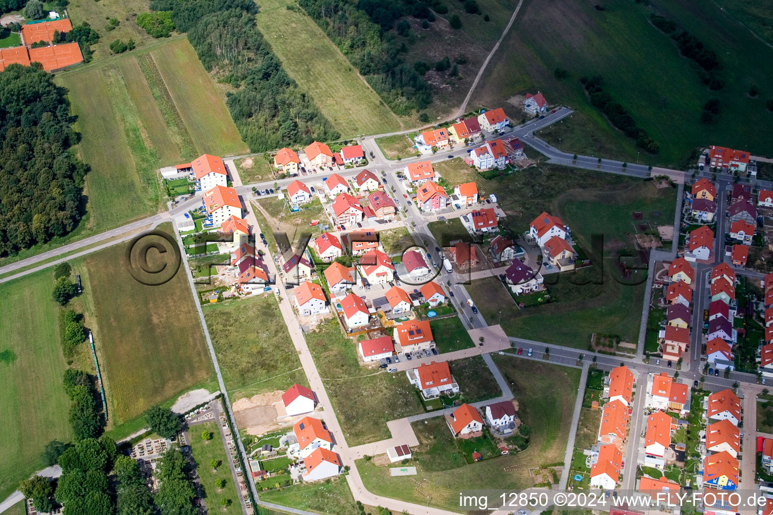 Vue aérienne de Montésoristr à le quartier Wiesental in Waghäusel dans le département Bade-Wurtemberg, Allemagne