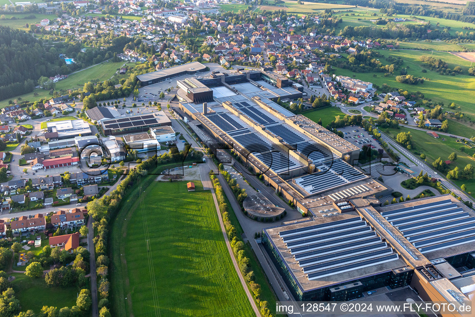 Photographie aérienne de Sites de production de la société ARBURG GmbH + Co KG à Loßburg dans le département Bade-Wurtemberg, Allemagne