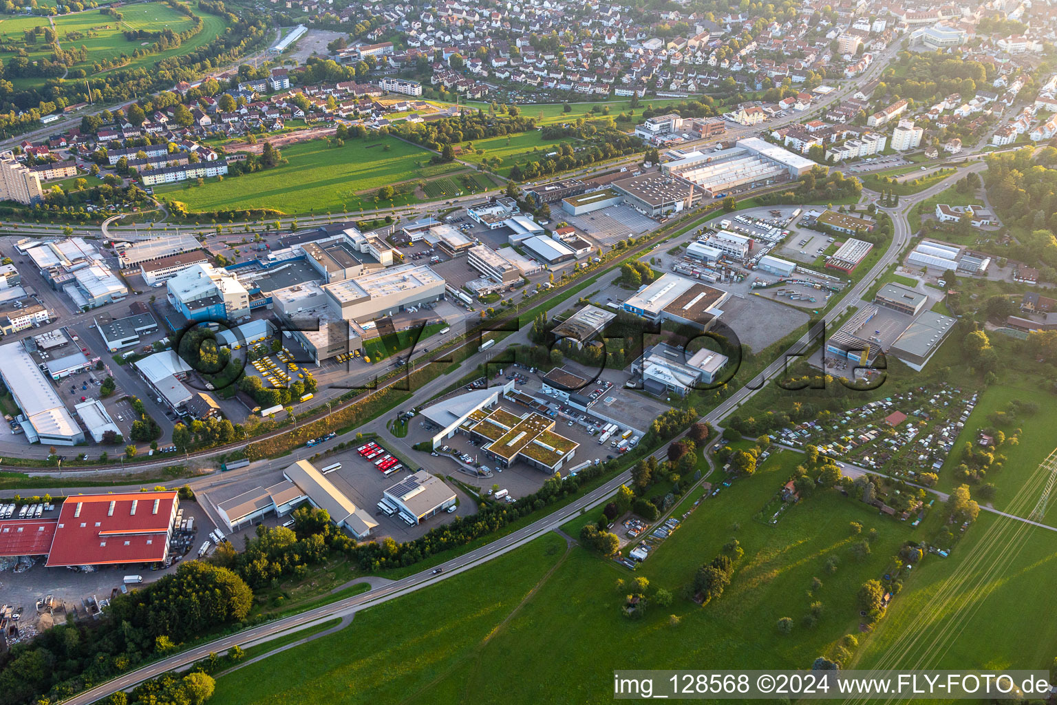 Vue aérienne de Zone industrielle Robert-Bürkle-Straße à Freudenstadt dans le département Bade-Wurtemberg, Allemagne