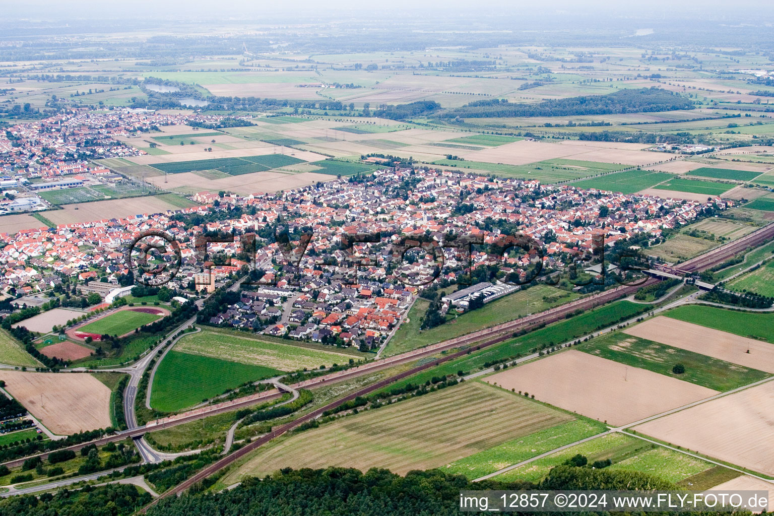 Neulußheim dans le département Bade-Wurtemberg, Allemagne d'en haut