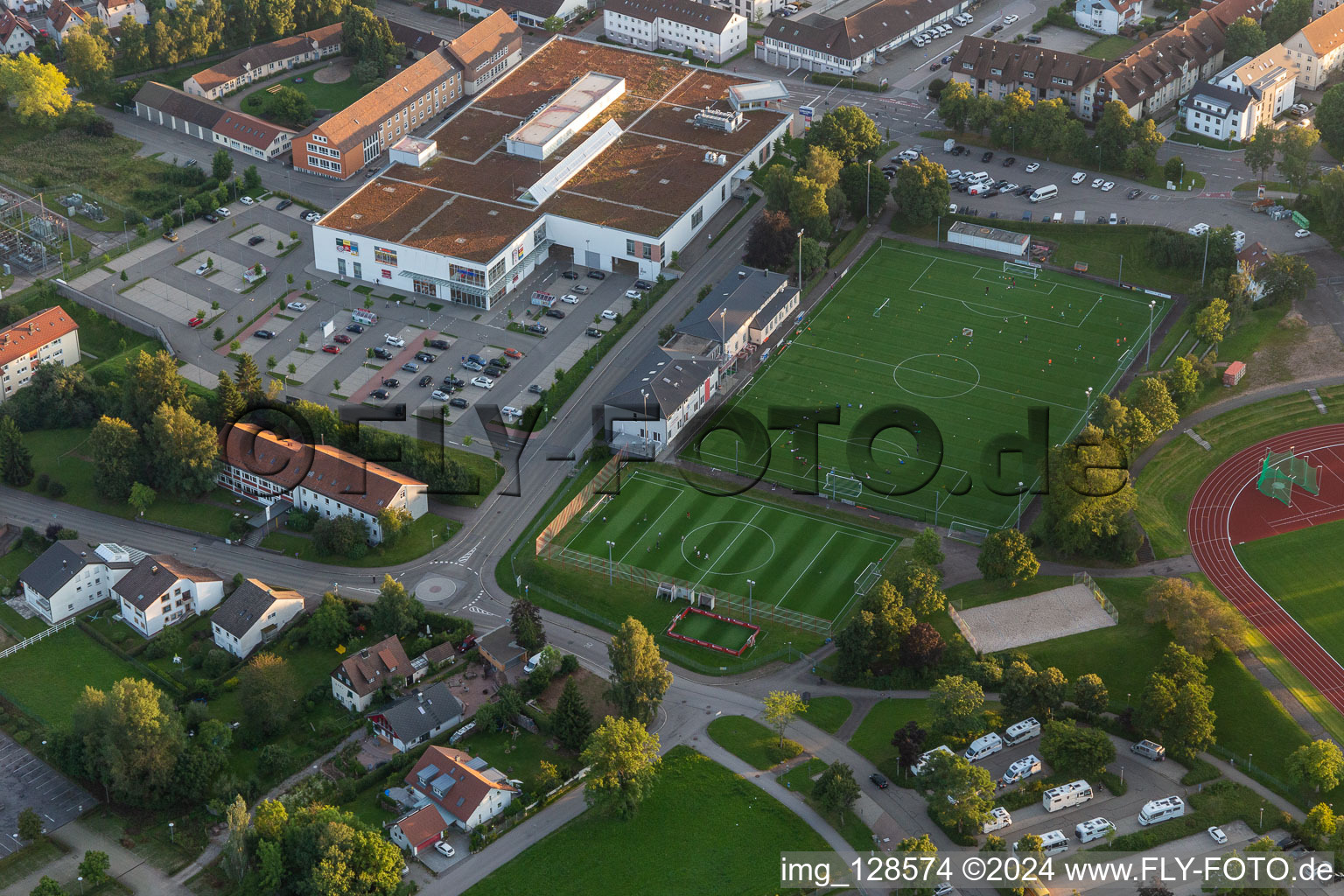 Vue aérienne de Ensemble des installations du terrain de sport du stade Hermann Saam à Freudenstadt dans le département Bade-Wurtemberg, Allemagne