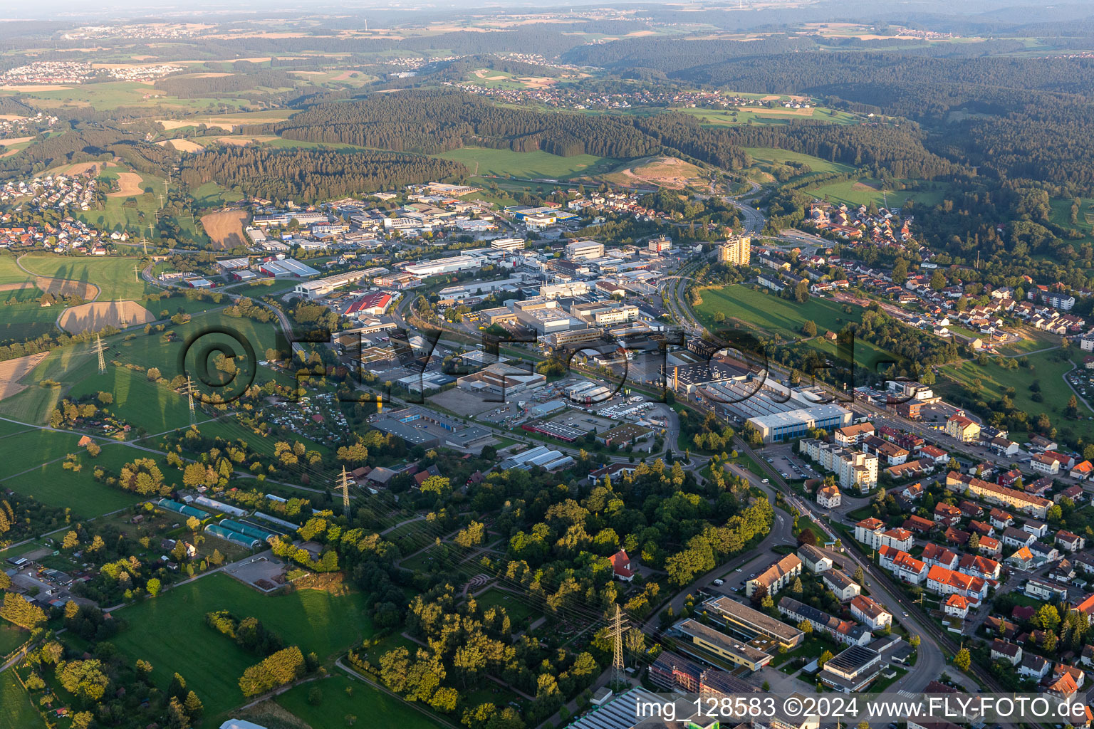 Vue aérienne de Zone industrielle à Freudenstadt dans le département Bade-Wurtemberg, Allemagne