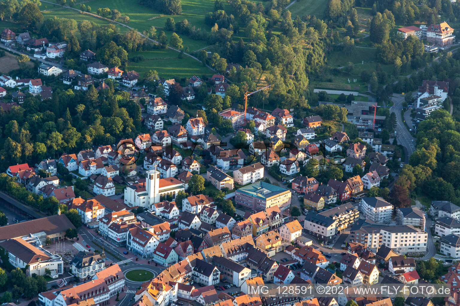 Vue aérienne de Église de Tabor, soutien à la vie des personnes handicapées mentales eV-Offene Hilfen à Freudenstadt dans le département Bade-Wurtemberg, Allemagne