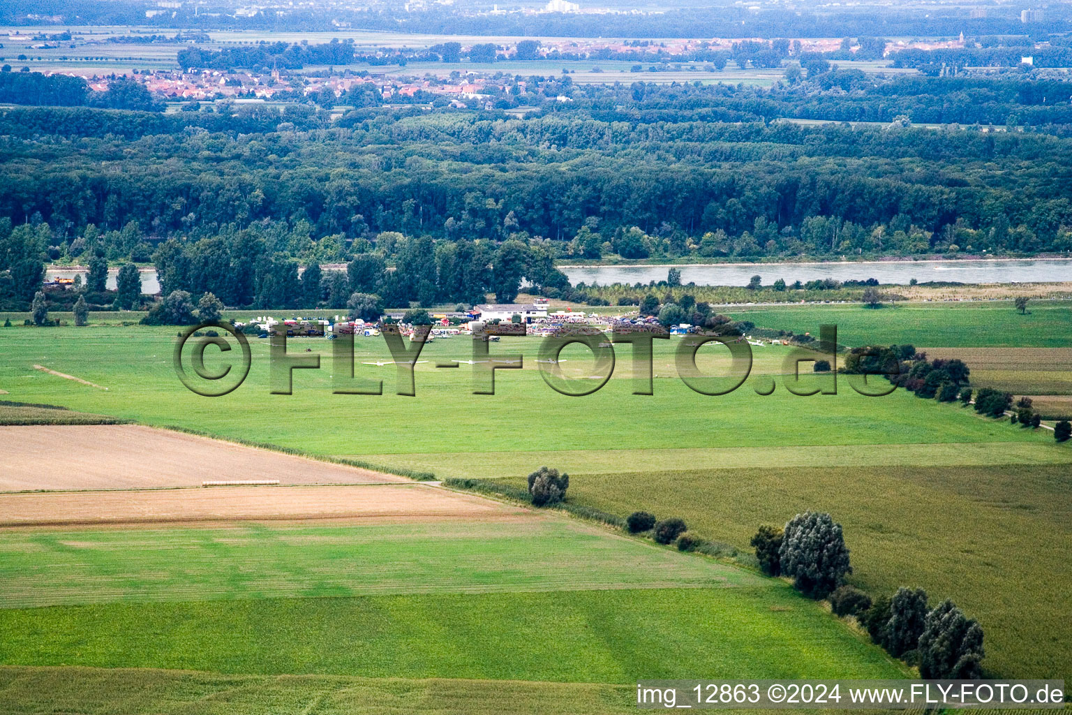 Vue aérienne de Festival de l'aéroport de Herrenteich à Ketsch dans le département Bade-Wurtemberg, Allemagne