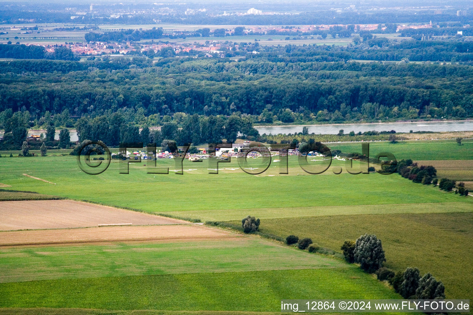 Vue aérienne de Festival de l'aéroport de Herrenteich à Ketsch dans le département Bade-Wurtemberg, Allemagne