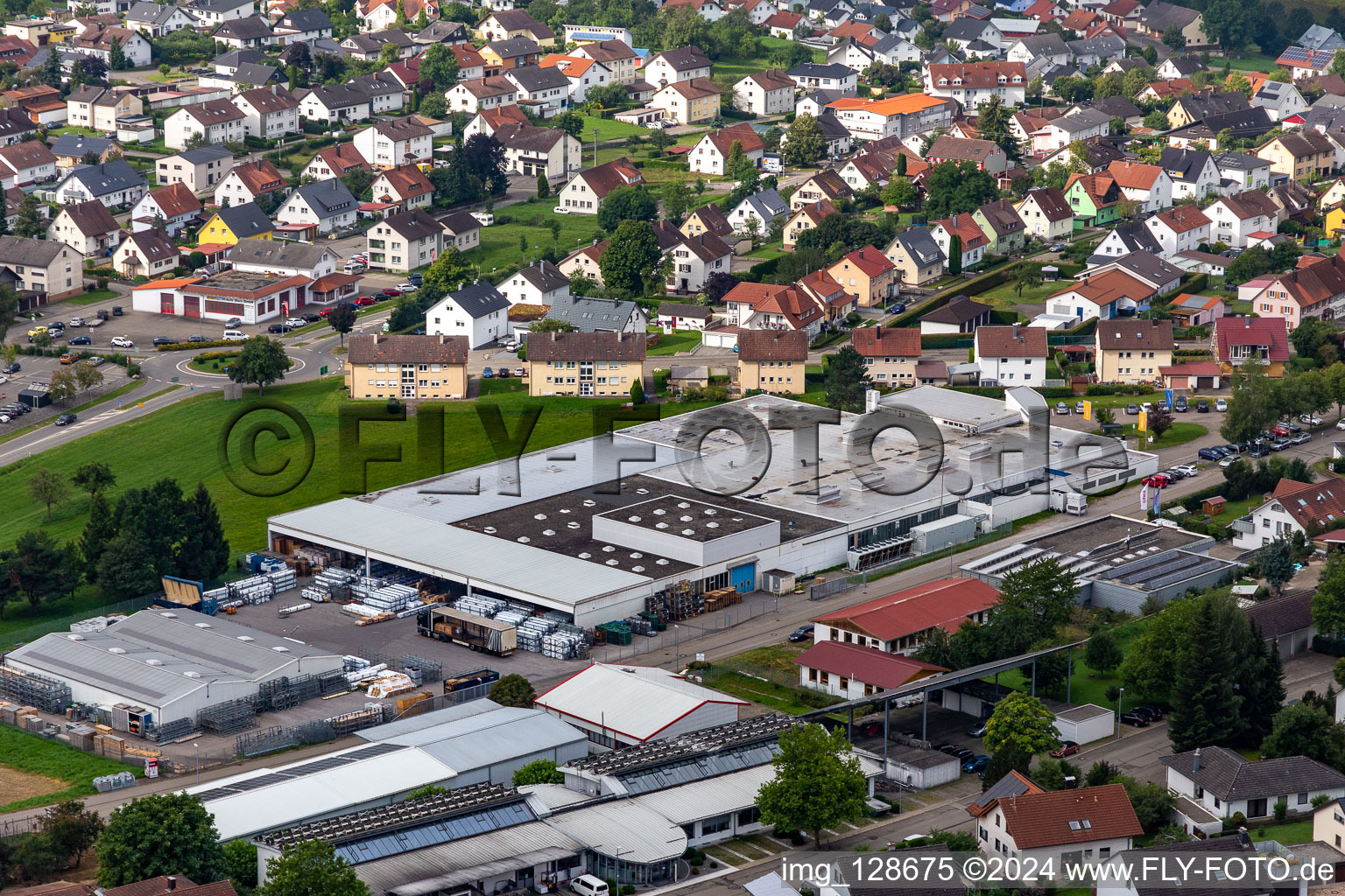 Vue aérienne de Site de l'usine Döllken-Profiltechnik GmbH à Dunningen dans le département Bade-Wurtemberg, Allemagne