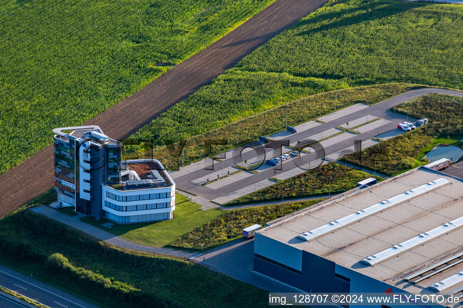 Vue aérienne de Zone industrielle d'Albring : BAH Personaldienste GmbH, Bucher Stahlhandel GmbH à le quartier Zimmern Oberbayern Rottweil in Zimmern ob Rottweil dans le département Bade-Wurtemberg, Allemagne