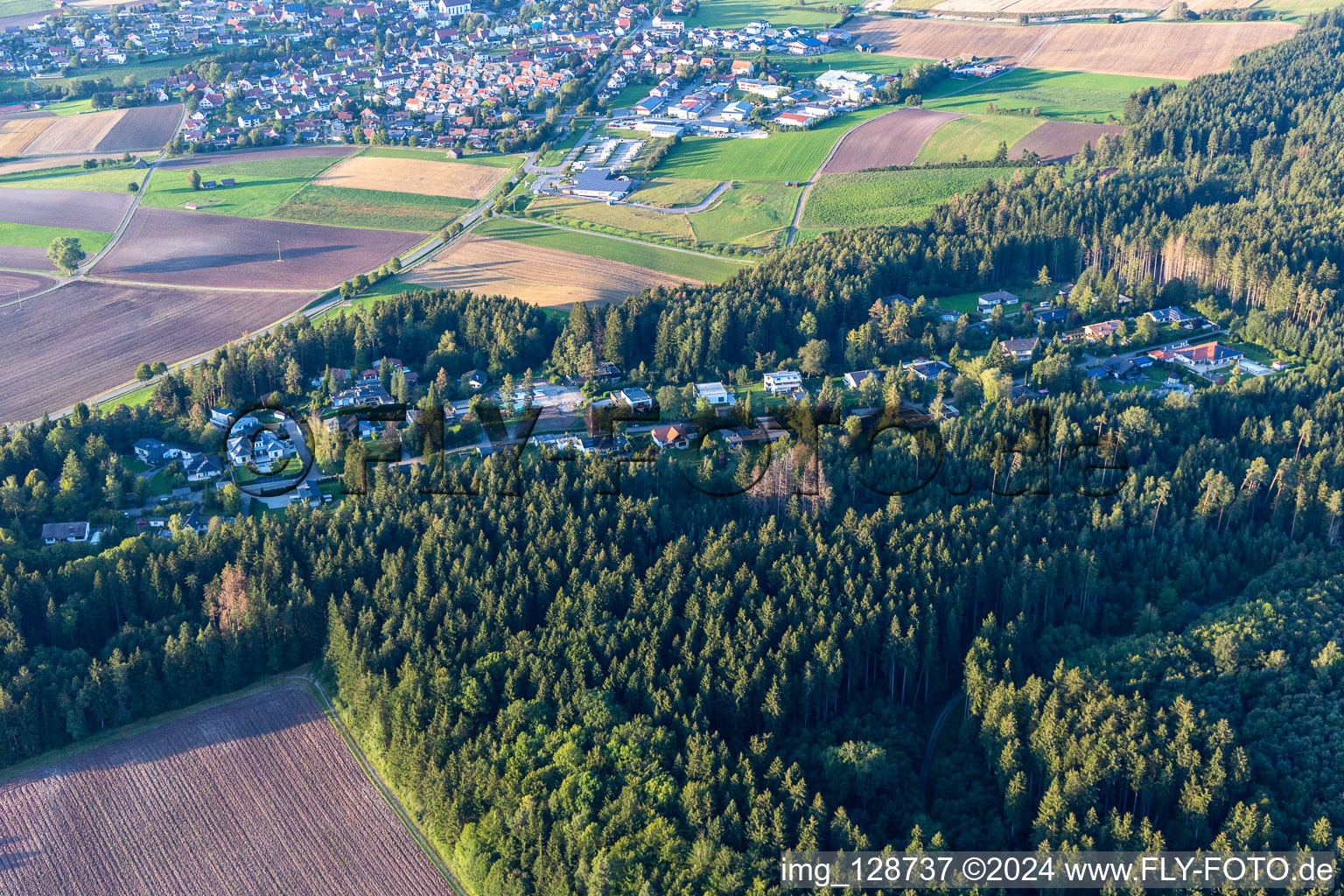 Vue aérienne de Parcours débutant à Dietingen dans le département Bade-Wurtemberg, Allemagne