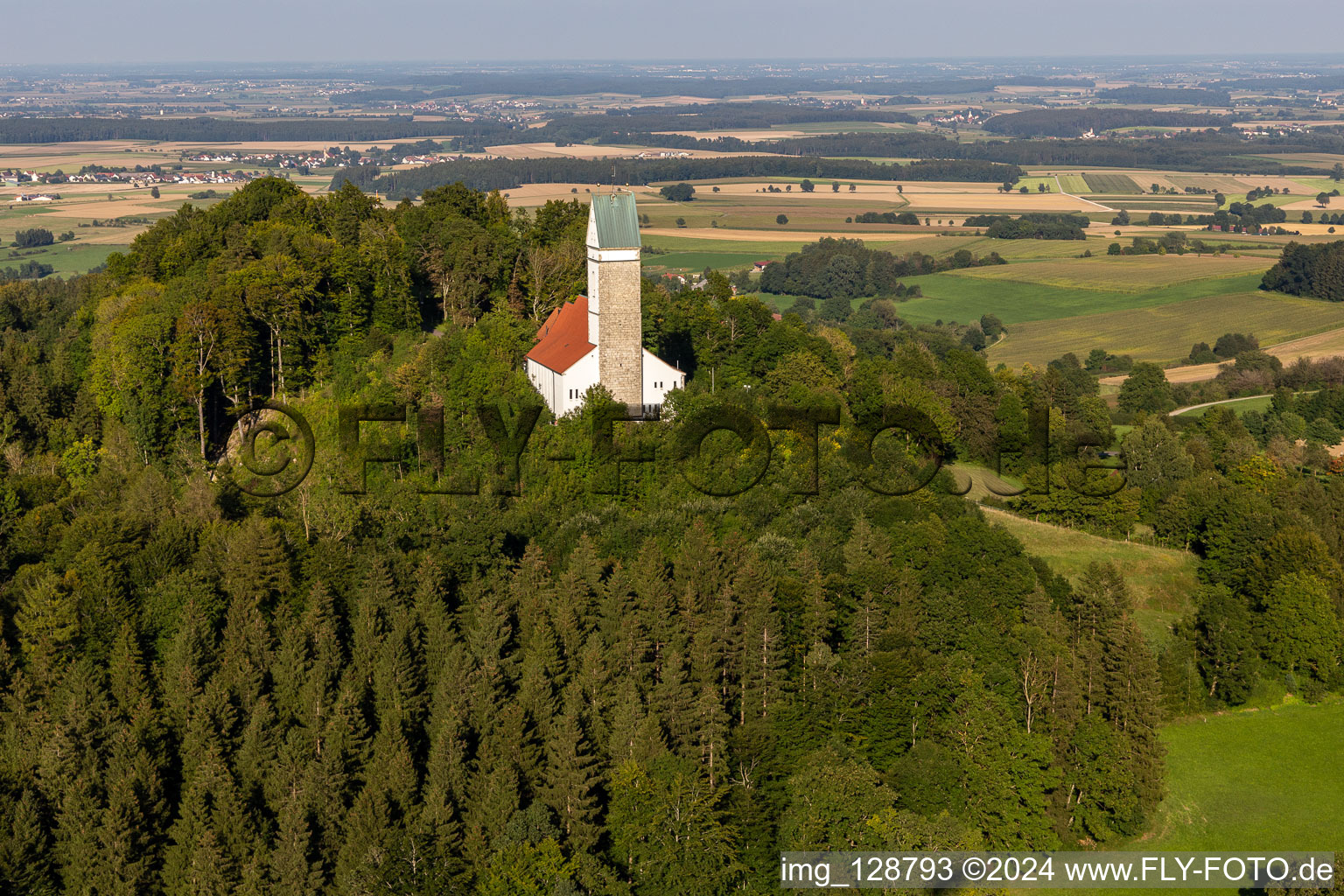 Vue aérienne de Église de pèlerinage de St. Johannes Baptist dans le bus à le quartier Offingen in Uttenweiler dans le département Bade-Wurtemberg, Allemagne