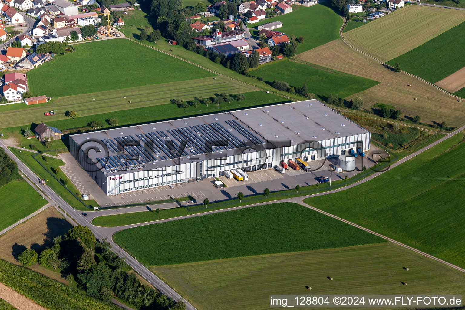 Vue aérienne de Site de l'usine Beurer GmbH à Uttenweiler dans le département Bade-Wurtemberg, Allemagne