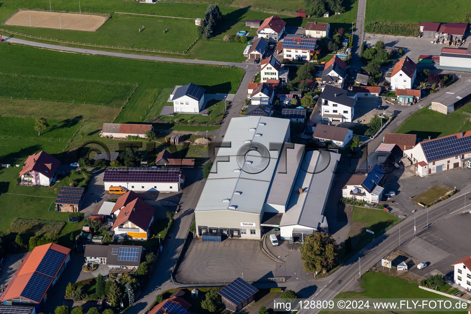 Vue oblique de Site de l'usine Beurer GmbH à Uttenweiler dans le département Bade-Wurtemberg, Allemagne