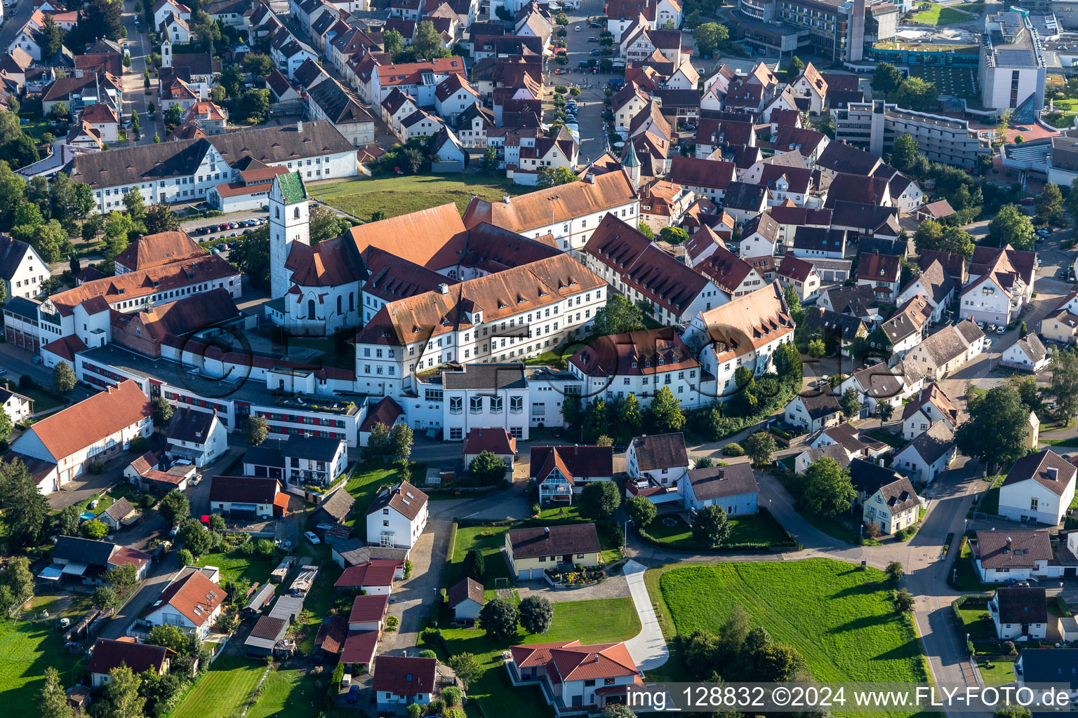 Vue aérienne de Ensemble immobilier du monastère de Bad Schussenried à Bad Buchau dans le département Bade-Wurtemberg, Allemagne