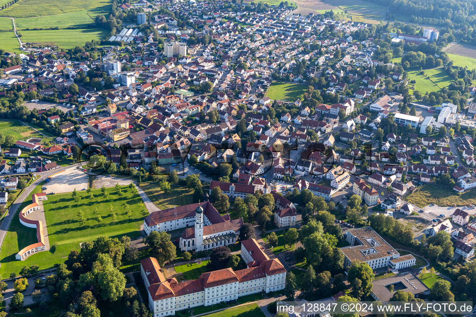 Photographie aérienne de Complexe de bâtiments monastiques à le quartier Roppertsweiler in Bad Schussenried dans le département Bade-Wurtemberg, Allemagne