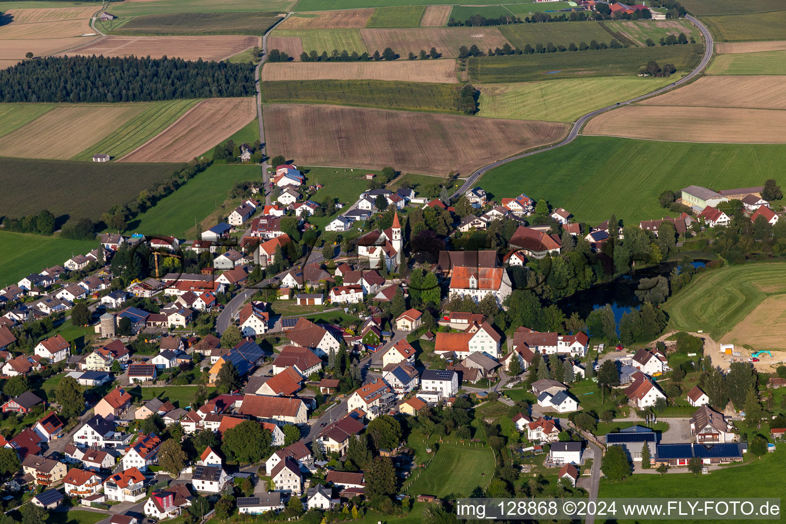 Vue aérienne de St-Jean à le quartier Michelwinnaden in Bad Waldsee dans le département Bade-Wurtemberg, Allemagne