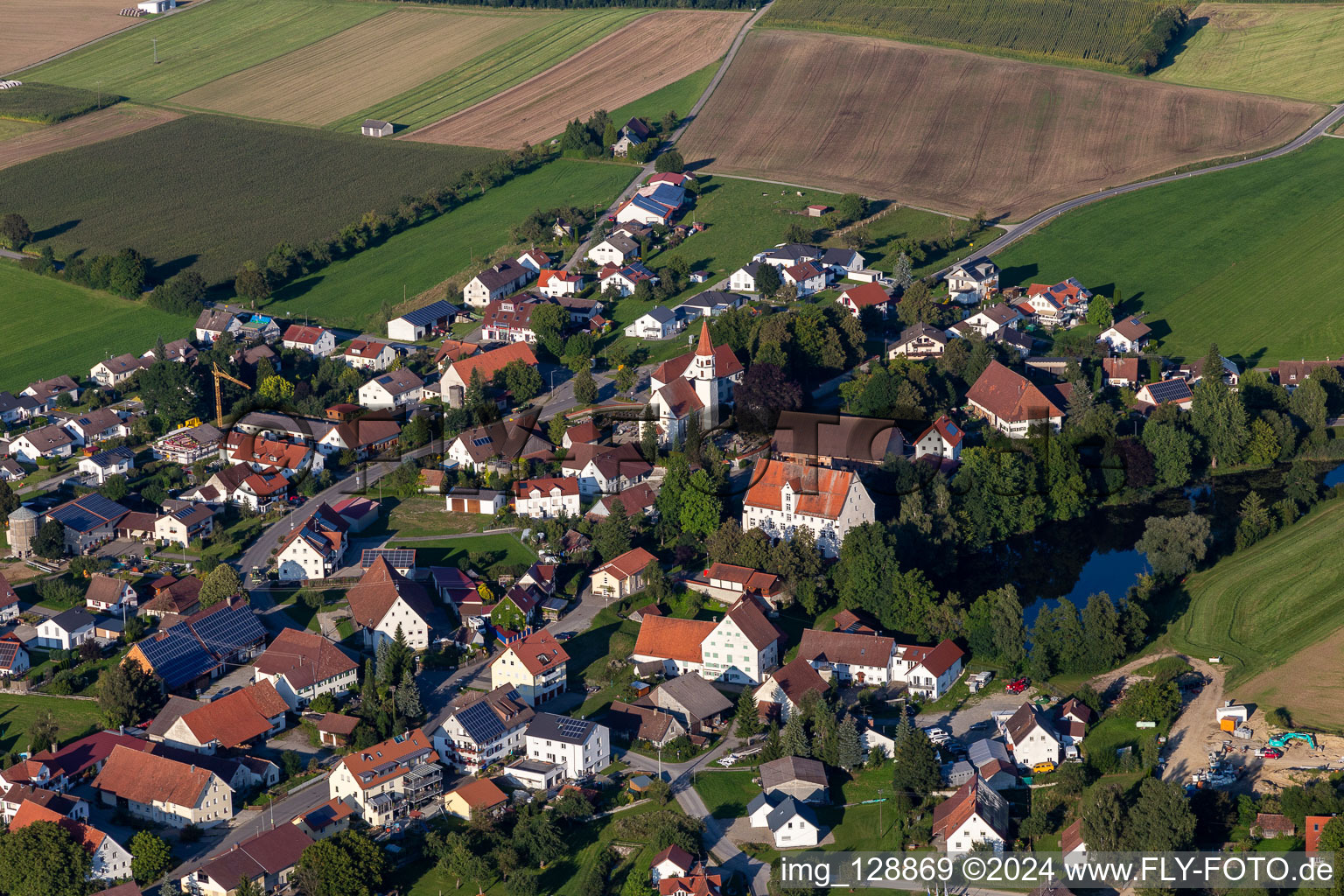 Vue aérienne de Saint-Jean à le quartier Michelwinnaden in Bad Waldsee dans le département Bade-Wurtemberg, Allemagne