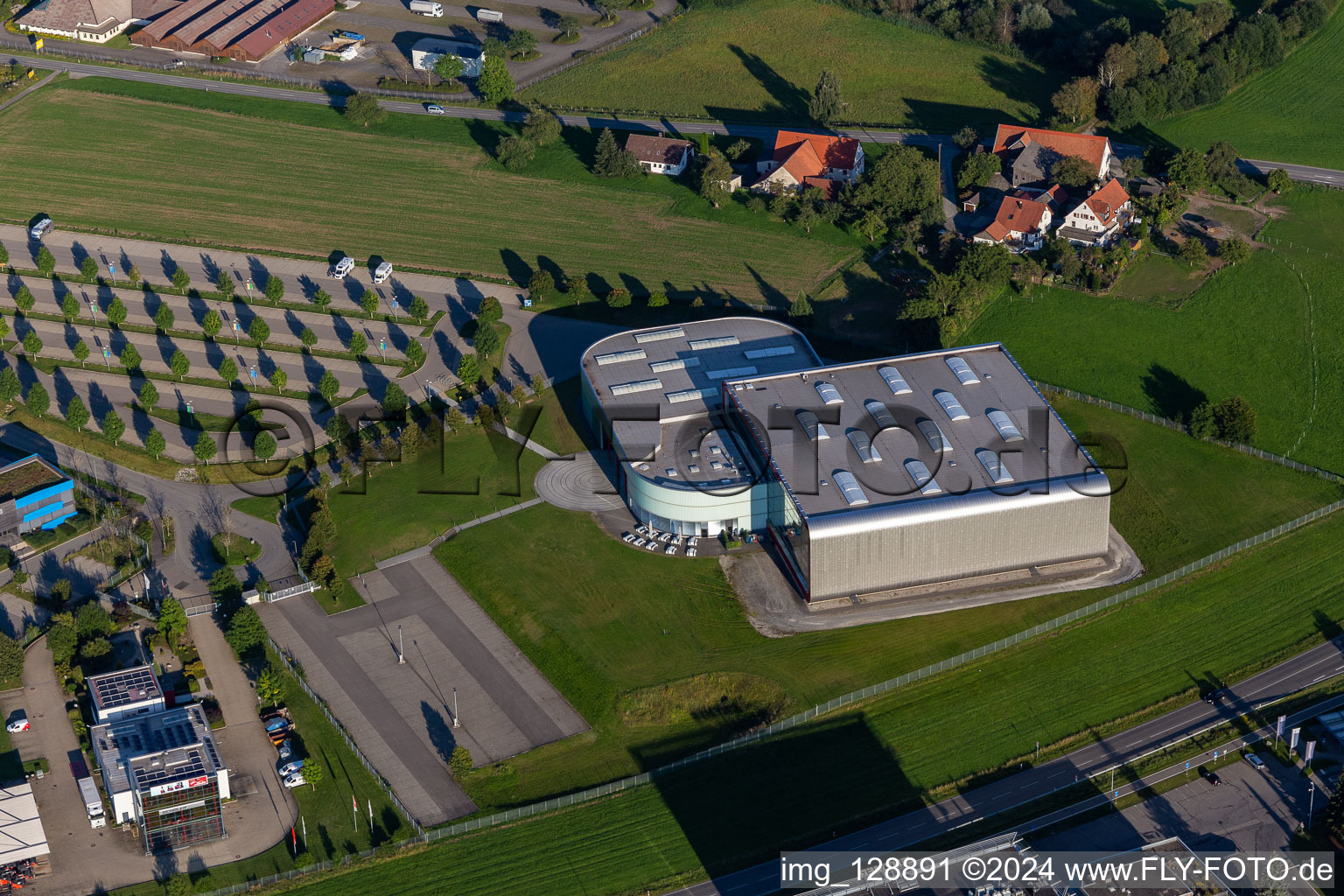 Vue aérienne de Musée Erwin Hymer à le quartier Hopfenweiler in Bad Waldsee dans le département Bade-Wurtemberg, Allemagne