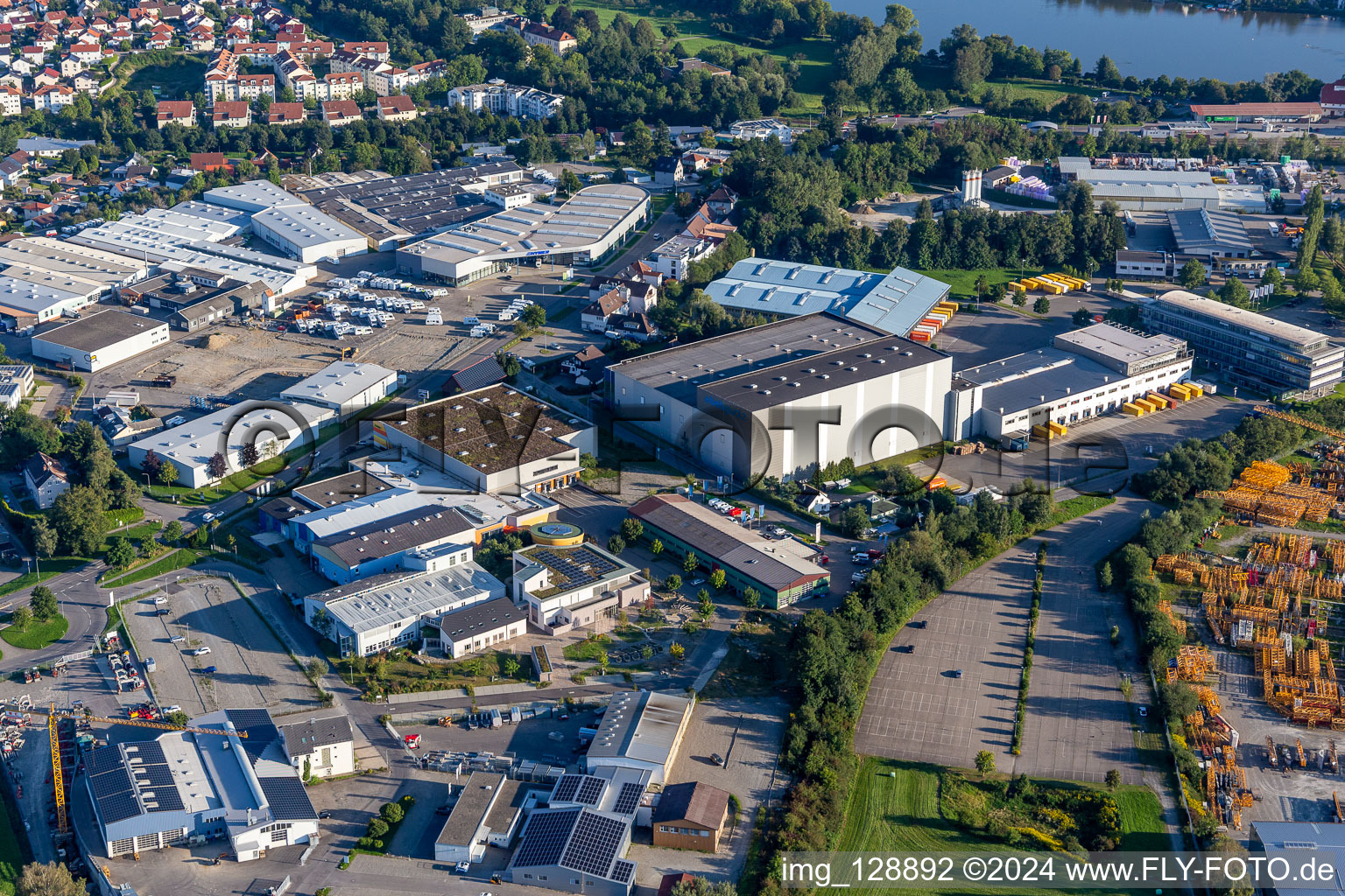 Vue aérienne de Entreprise de vente par correspondance Walz GmbH, Baby-Walz, La ménagère moderne à Bad Waldsee dans le département Bade-Wurtemberg, Allemagne