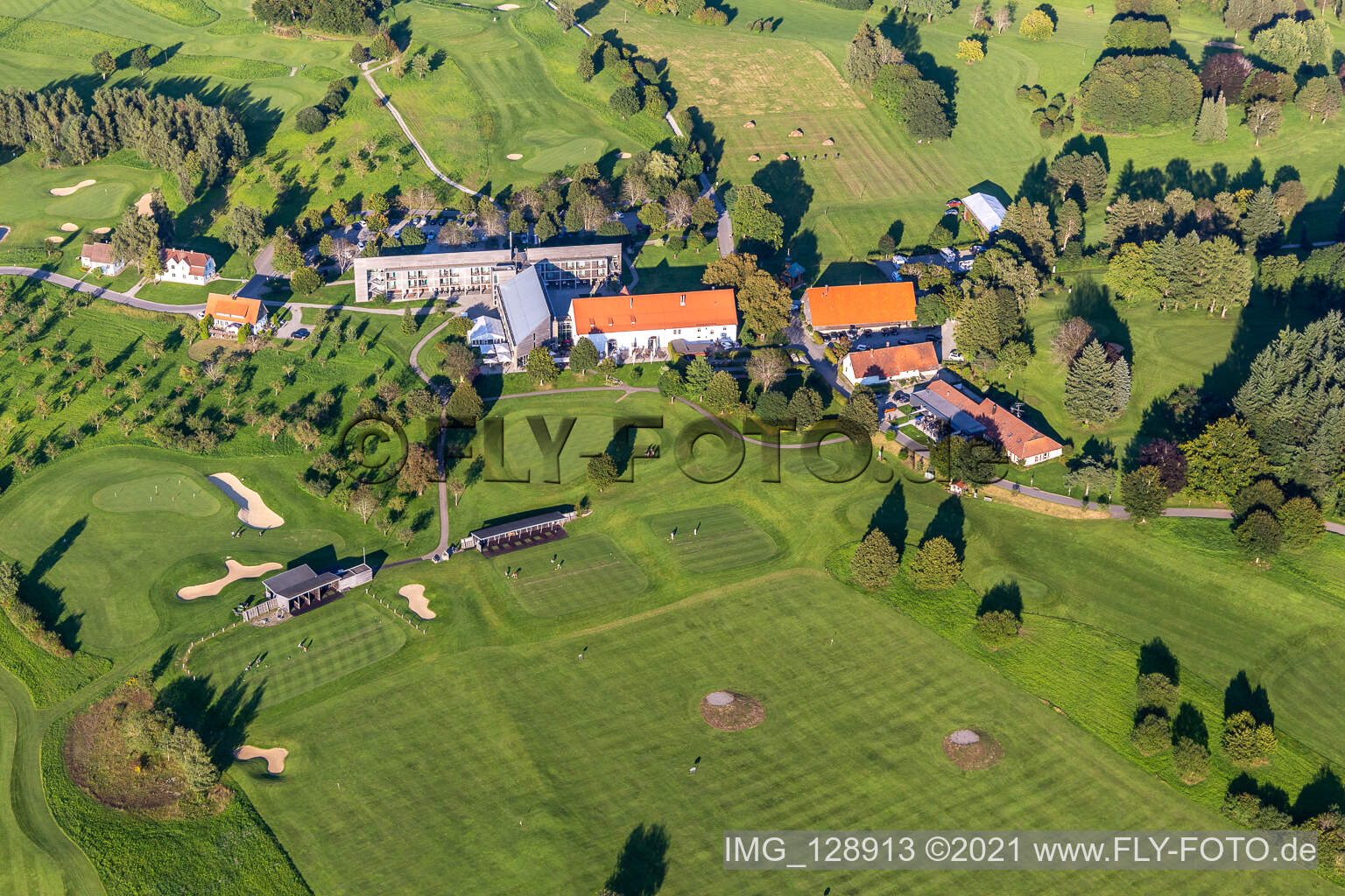 Vue aérienne de Hôtel Sportpark, Club de Golf Princier Oberschwaben eV. STATION NATURE Princière Bad Waldsee à le quartier Hopfenweiler in Bad Waldsee dans le département Bade-Wurtemberg, Allemagne