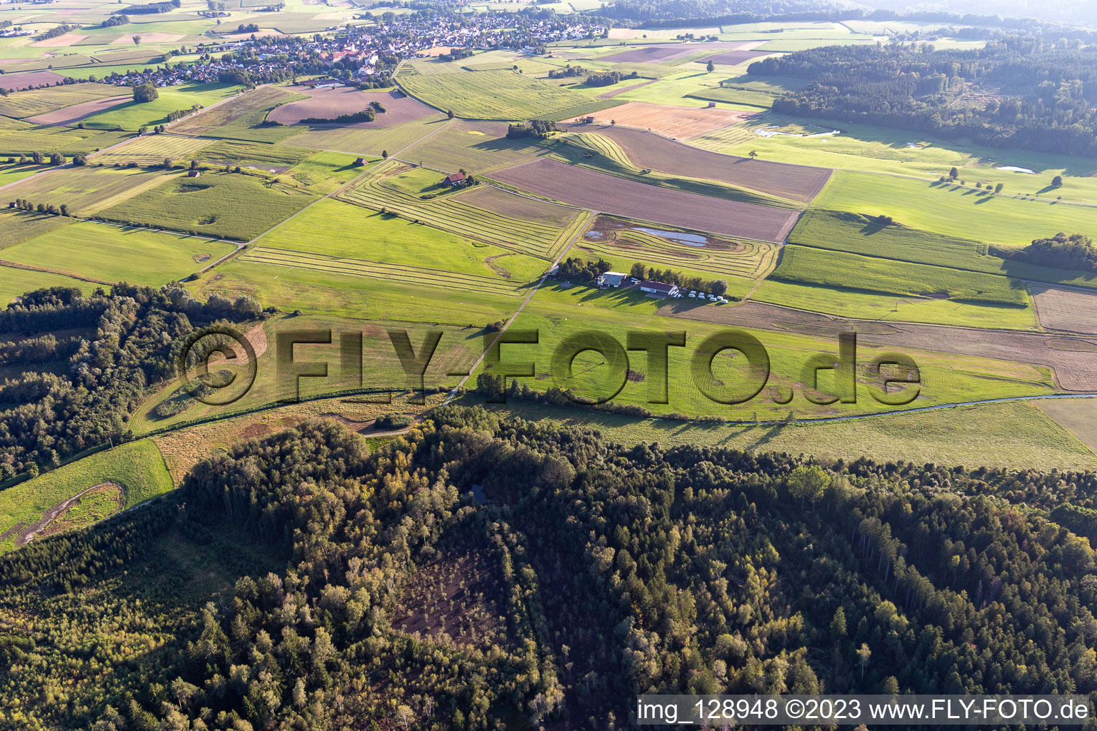 Vue aérienne de Aérodrome sportif et de voile de Reute à le quartier Obermöllenbronn in Bad Waldsee dans le département Bade-Wurtemberg, Allemagne