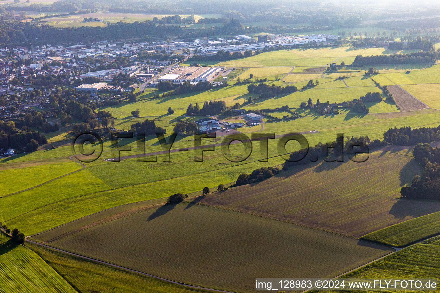 Vue aérienne de Aéroport Bad Saulgau à Bad Saulgau dans le département Bade-Wurtemberg, Allemagne