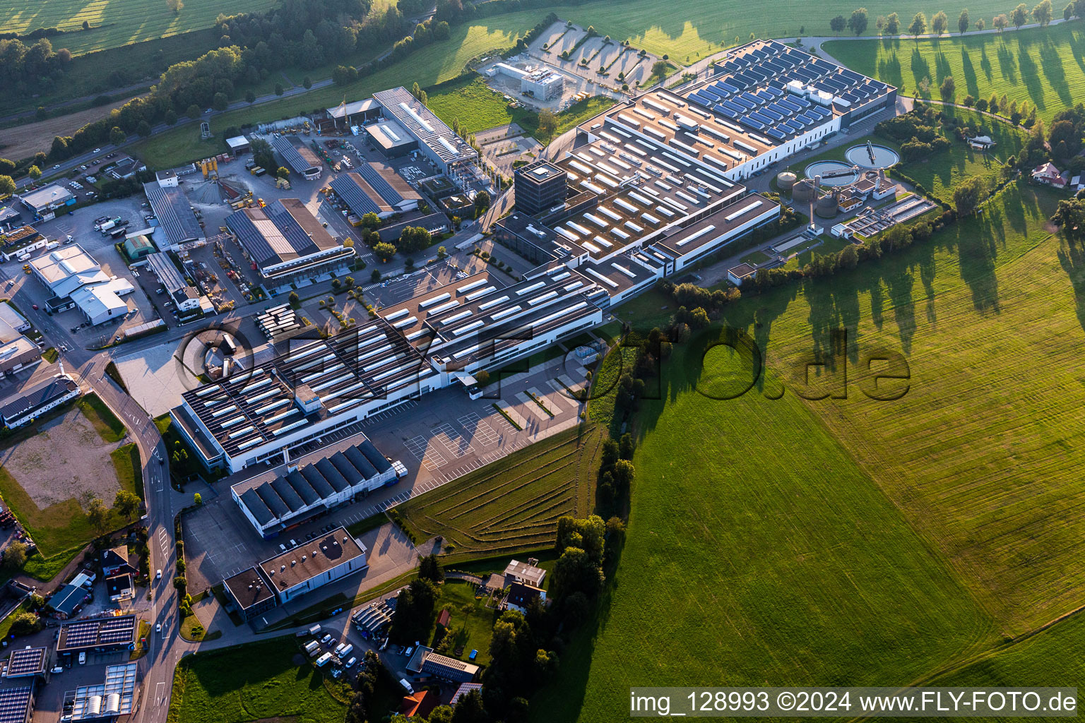 Vue aérienne de Locaux d'usine à Bad Saulgau dans le département Bade-Wurtemberg, Allemagne