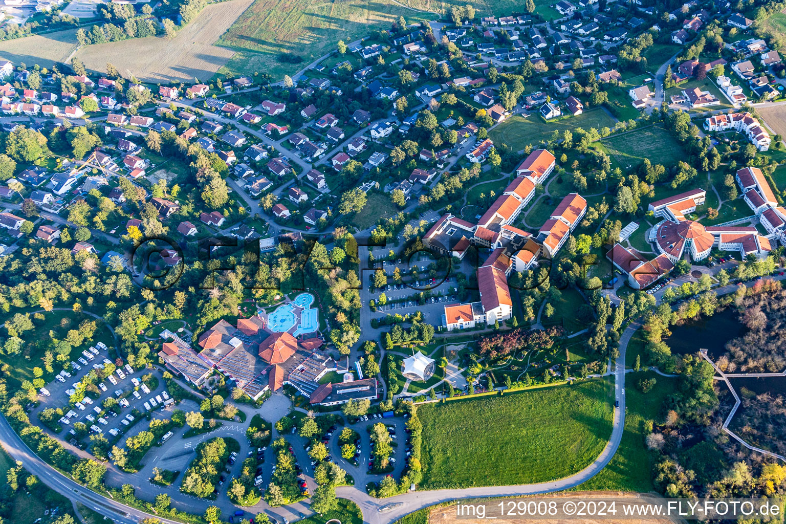 Photographie aérienne de Centre thermal et parc thermal avec Sonnenhof-Therme Bad Saulgau et clinique sur la magnifique région de Moos à Bad Saulgau dans le département Bade-Wurtemberg, Allemagne