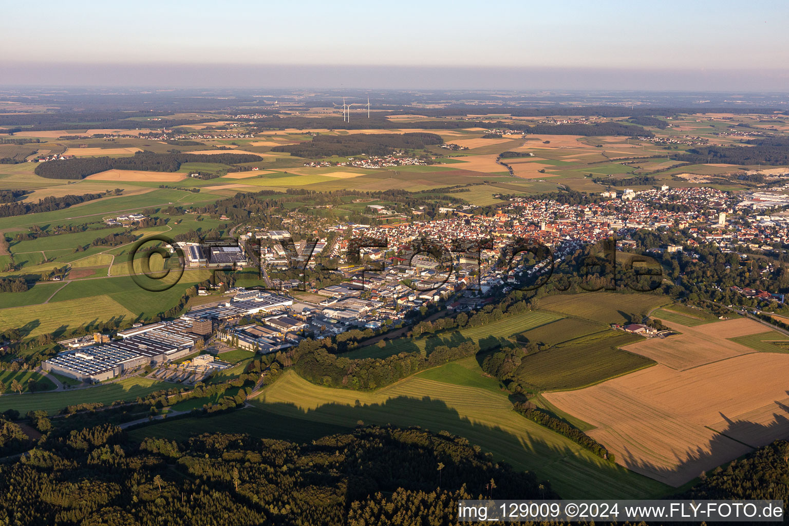 Vue aérienne de Zone commerciale et implantation d'entreprise à Bad Saulgau dans le département Bade-Wurtemberg, Allemagne