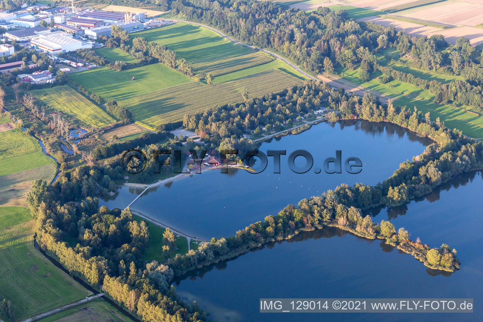 Vue aérienne de Centre de loisirs et de loisirs Schwarzachtalseen à Ertingen dans le département Bade-Wurtemberg, Allemagne