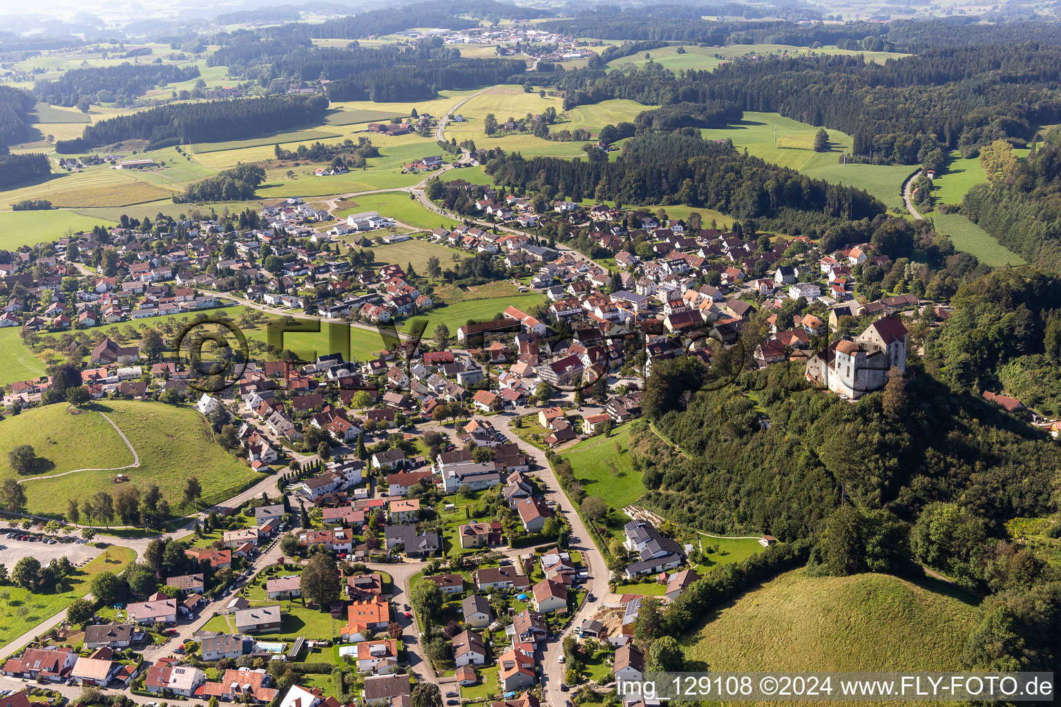 Photographie aérienne de Murs de l'ensemble du château sur le plateau "Château Waldburg à le quartier Sieberatsreute in Waldburg dans le département Bade-Wurtemberg, Allemagne