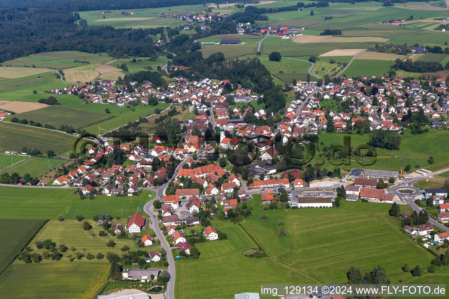 Vue aérienne de Quartier Siegenwieden in Bergatreute dans le département Bade-Wurtemberg, Allemagne