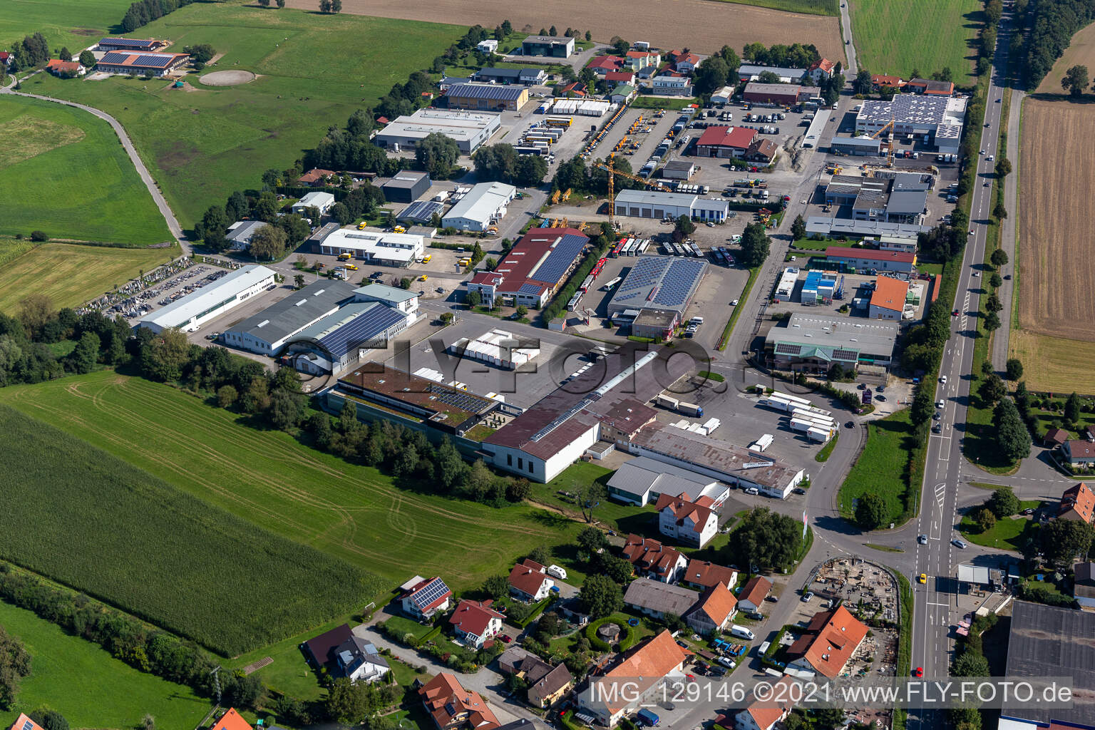Vue aérienne de Zone industrielle du Riedweg à le quartier Gaisbeuren in Bad Waldsee dans le département Bade-Wurtemberg, Allemagne