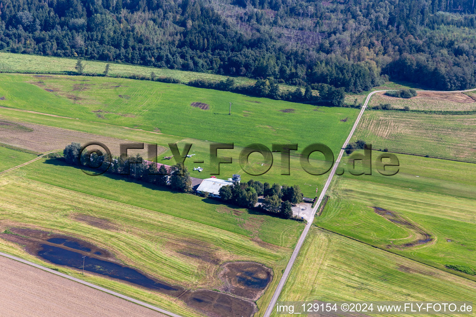 Vue aérienne de Aéroport Reute à le quartier Reute in Bad Waldsee dans le département Bade-Wurtemberg, Allemagne