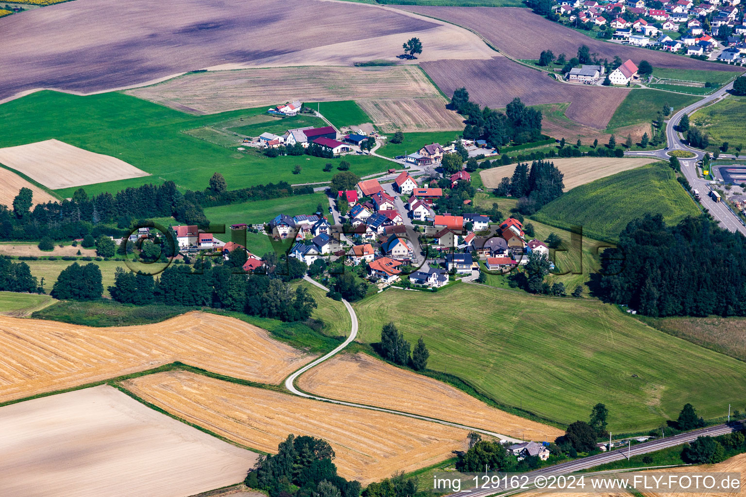 Vue aérienne de Cabane aérienne à le quartier Kürnbach in Bad Schussenried dans le département Bade-Wurtemberg, Allemagne