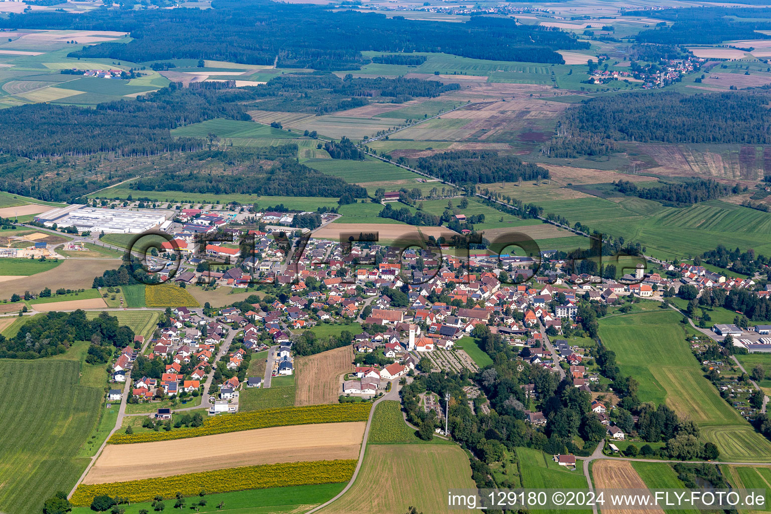 Vue aérienne de Bad Buchau dans le département Bade-Wurtemberg, Allemagne