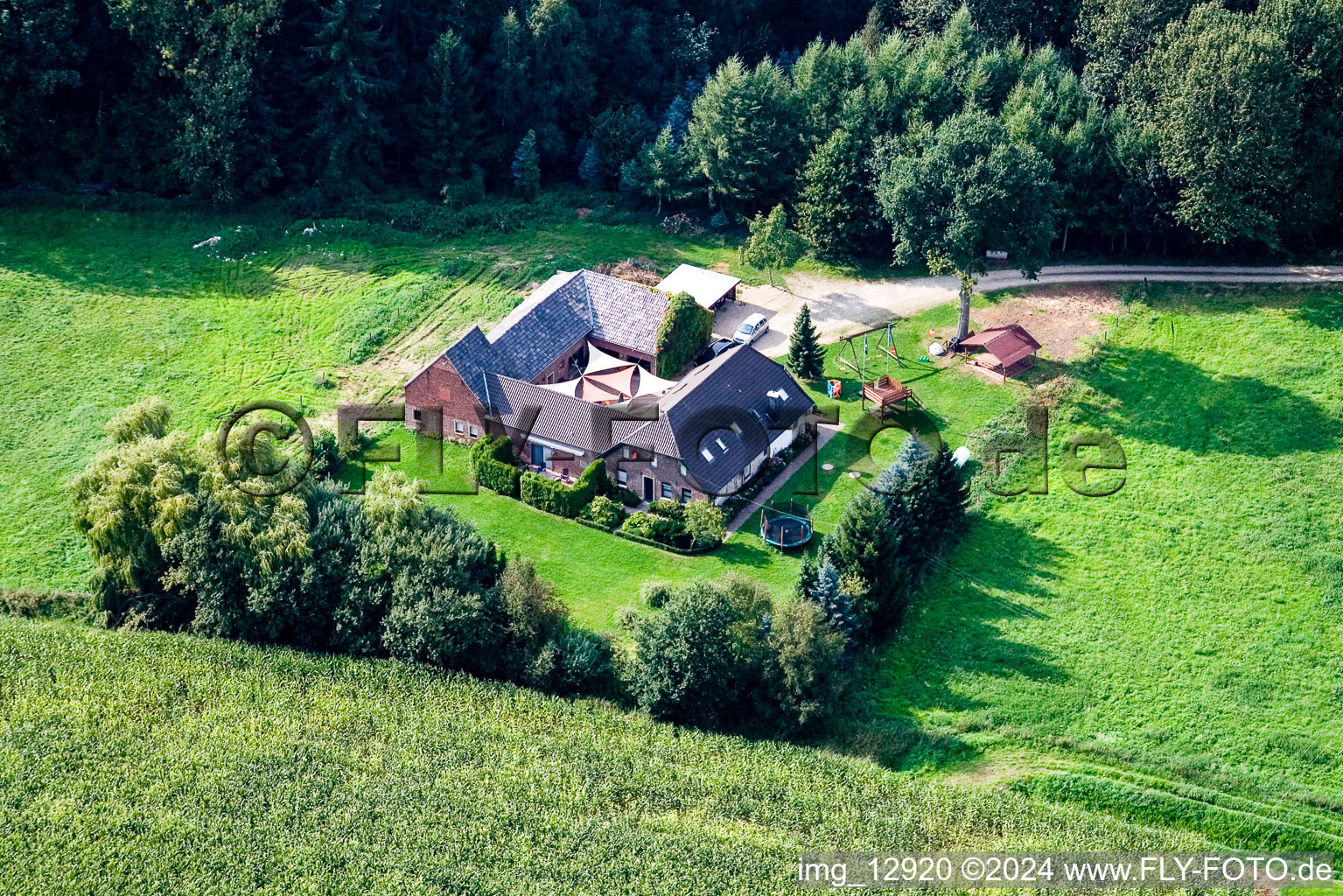 Vue aérienne de Entre Kerken et Limbourg à Kerken dans le département Rhénanie du Nord-Westphalie, Allemagne