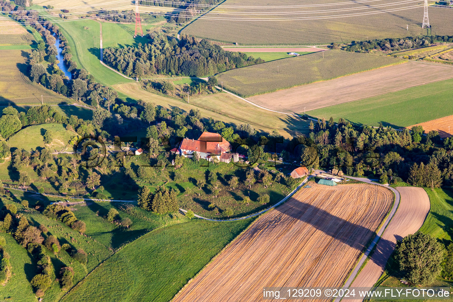 Vue aérienne de Domaine d'État du Landauhof à le quartier Binzwangen in Ertingen dans le département Bade-Wurtemberg, Allemagne