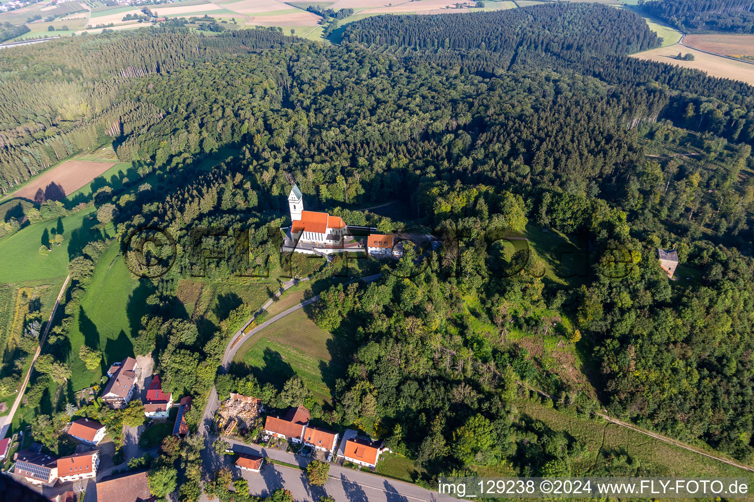 Saint Jean-Baptiste sur le Bussen, montagne sacrée de Haute Souabe à le quartier Offingen in Uttenweiler dans le département Bade-Wurtemberg, Allemagne d'en haut