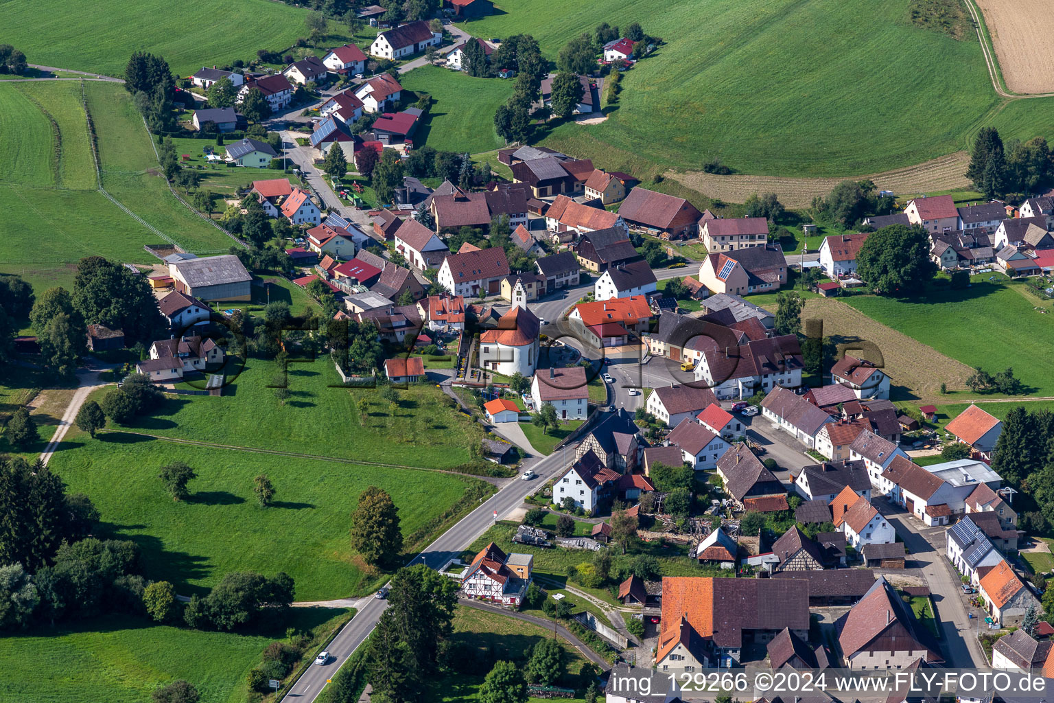 Vue aérienne de Saint-Blaise à le quartier Friedingen in Langenenslingen dans le département Bade-Wurtemberg, Allemagne