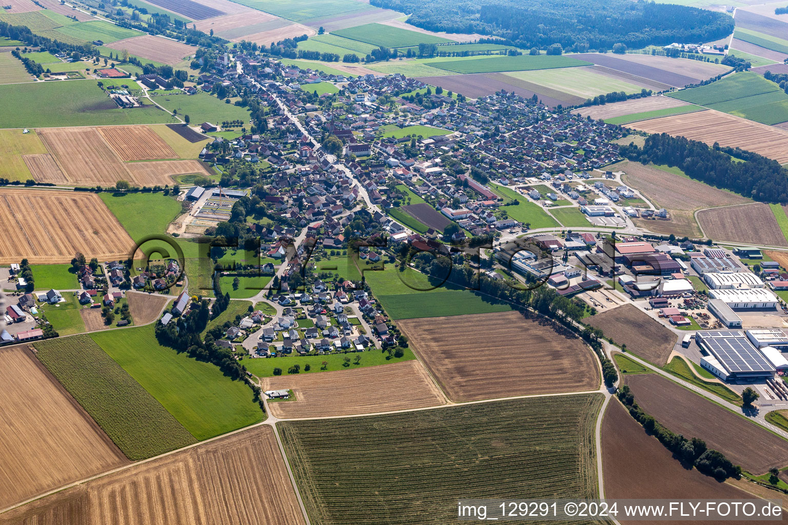 Vue d'oiseau de Langenenslingen dans le département Bade-Wurtemberg, Allemagne