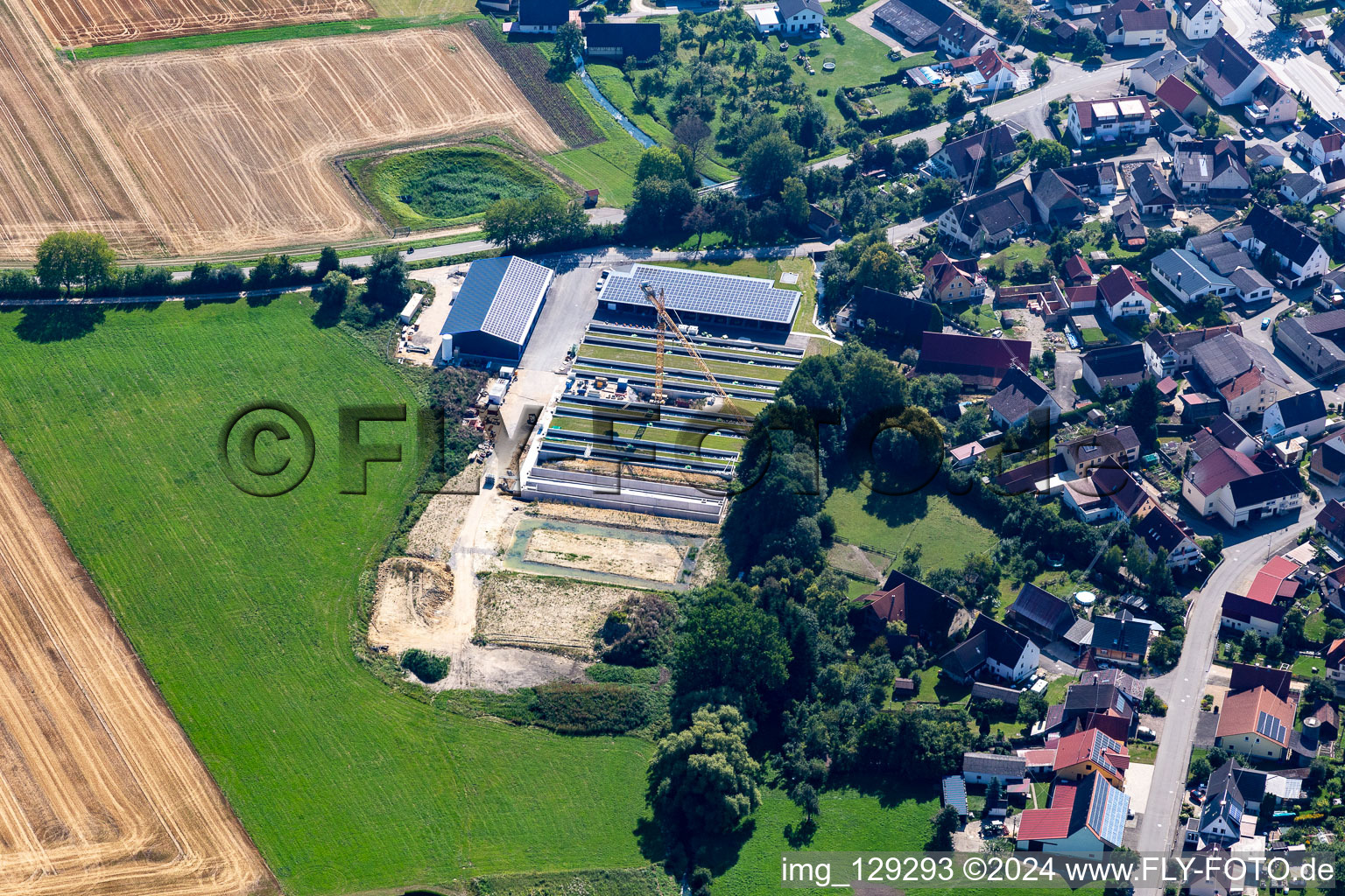 Vue aérienne de Photovoltaïque à Biberbach à Langenenslingen dans le département Bade-Wurtemberg, Allemagne