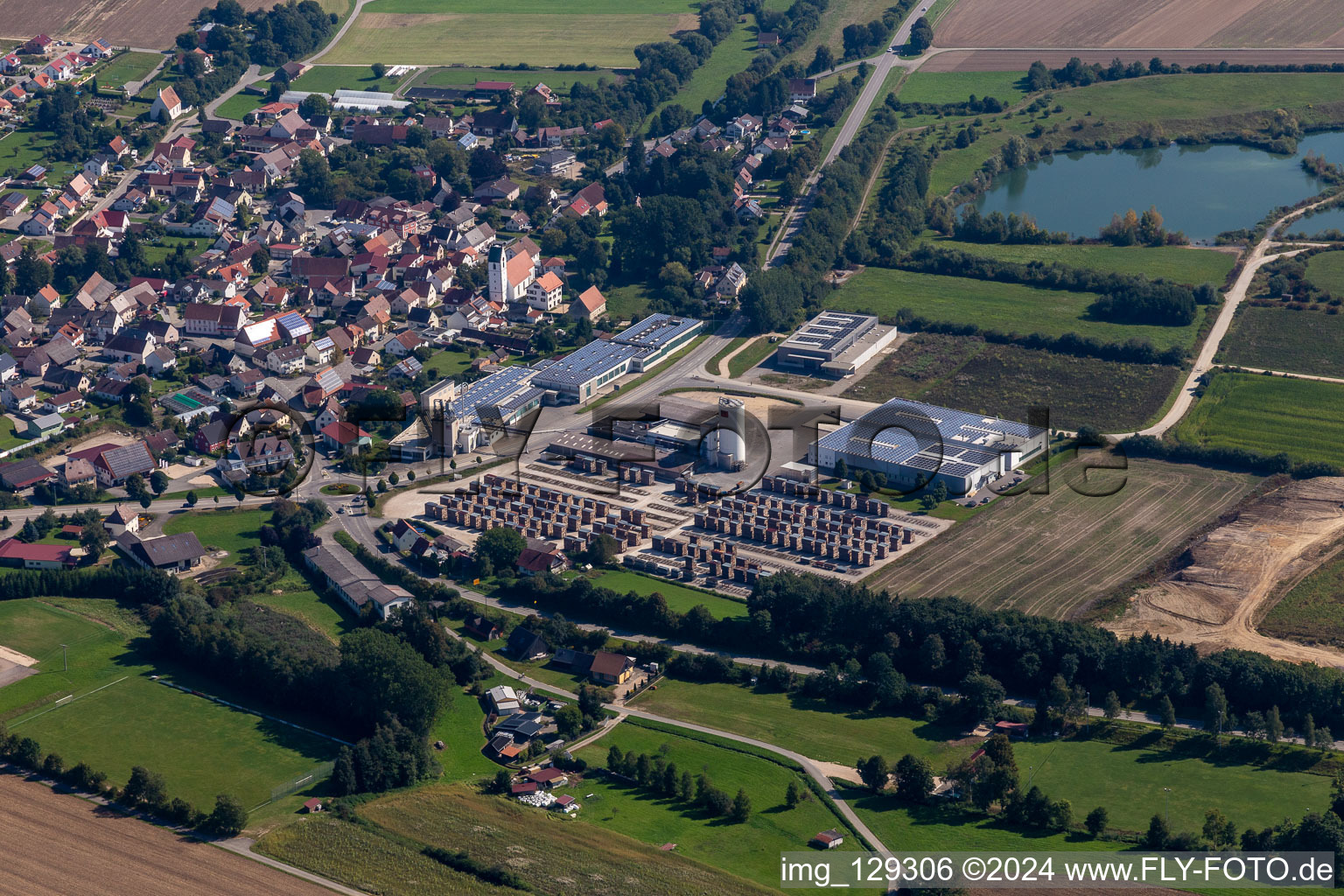 Vue aérienne de Site de l'usine Anton Kessel GmbH à Andelfingen à le quartier Heiligkreuztal in Altheim dans le département Bade-Wurtemberg, Allemagne