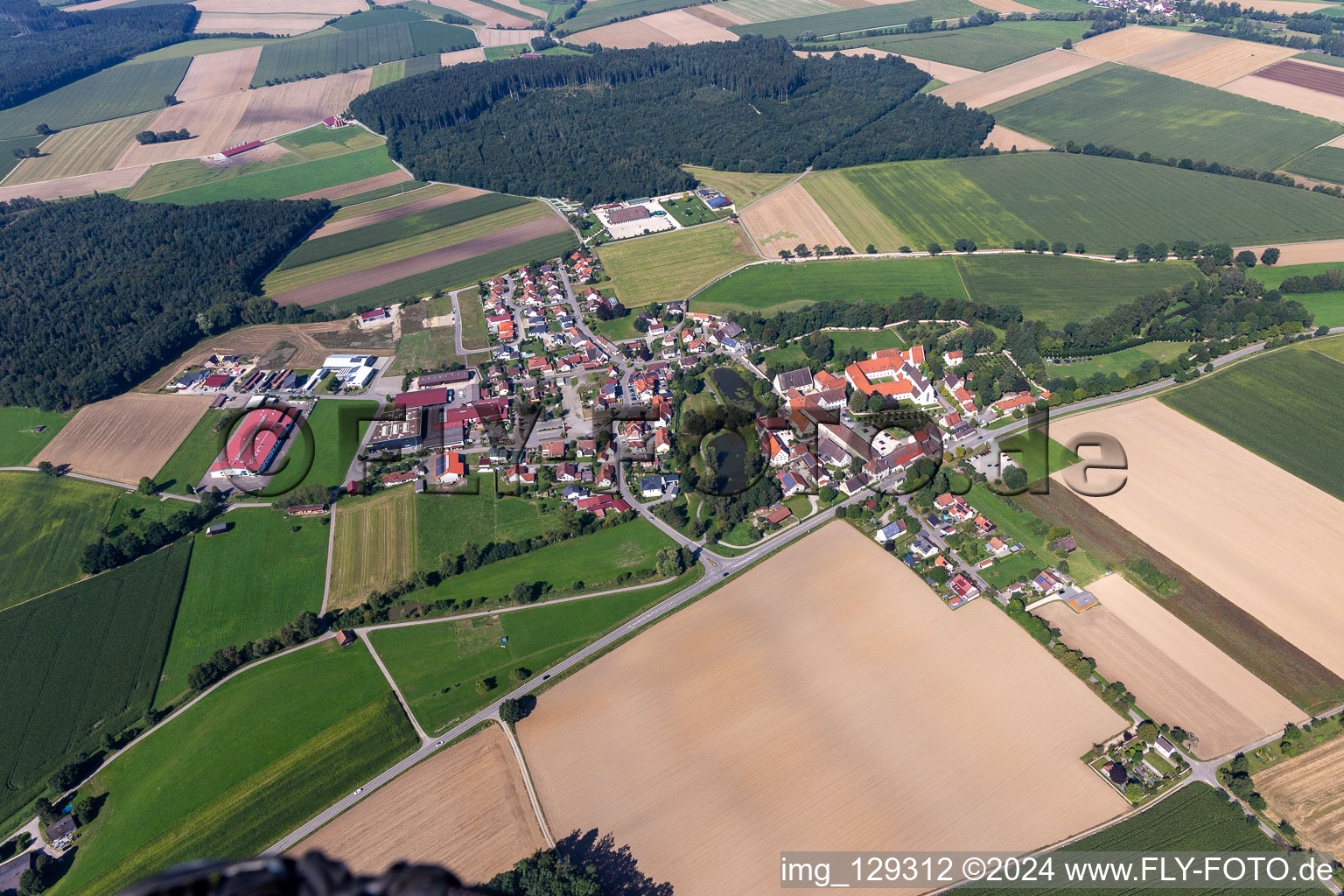 Vue aérienne de Quartier Heiligkreuztal in Altheim dans le département Bade-Wurtemberg, Allemagne