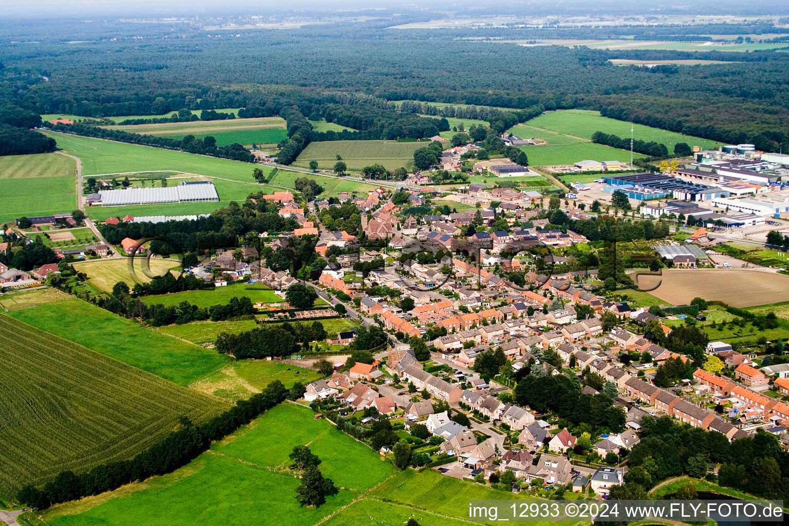 Vue aérienne de De Voort dans le département Limbourg, Pays-Bas