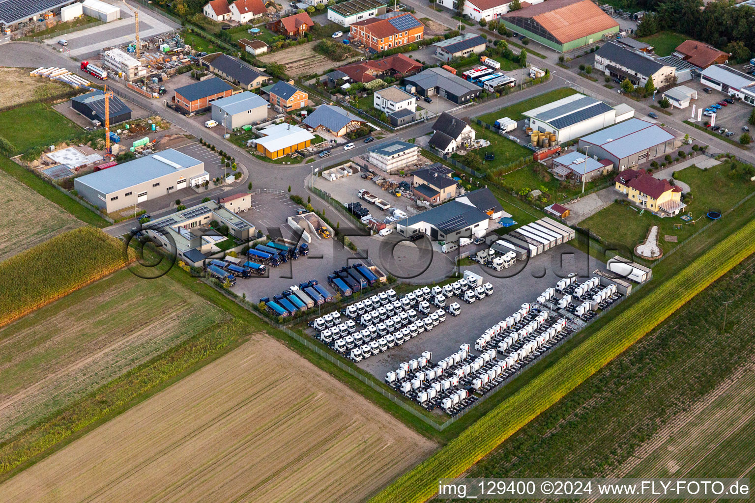 Vue aérienne de Zone industrielle de Gereutäcker à Hatzenbühl dans le département Rhénanie-Palatinat, Allemagne