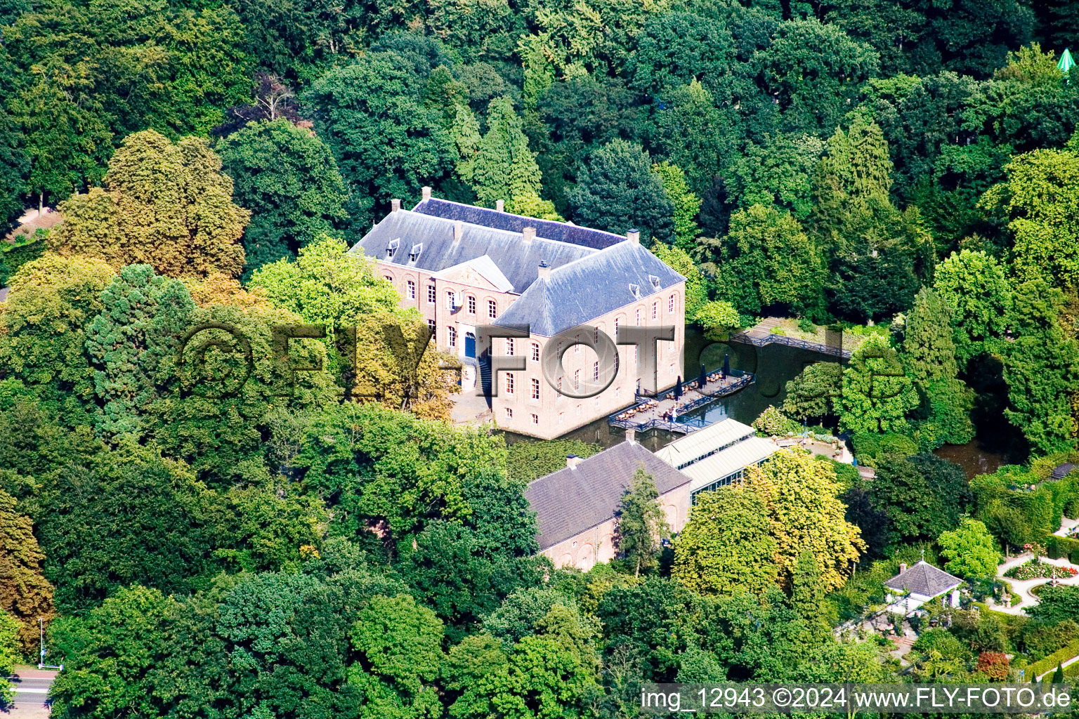 Vue aérienne de Arcen dans le département Limbourg, Pays-Bas